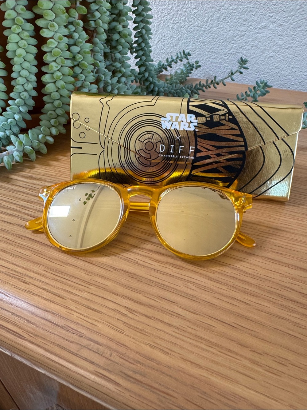 Diff Eyewear Yellow Round Sunglasses